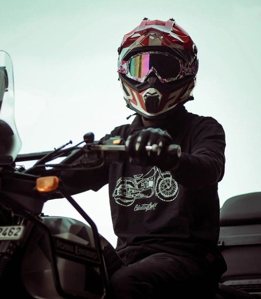 5 Reasons Your Motorcycle is a Better Date Than Your Girlfriend