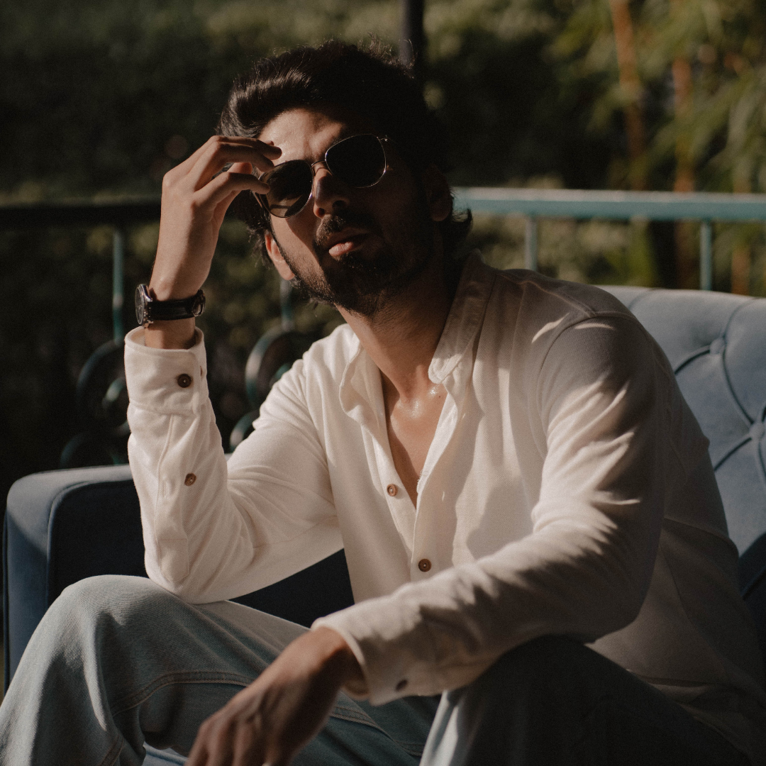 plain white shirt