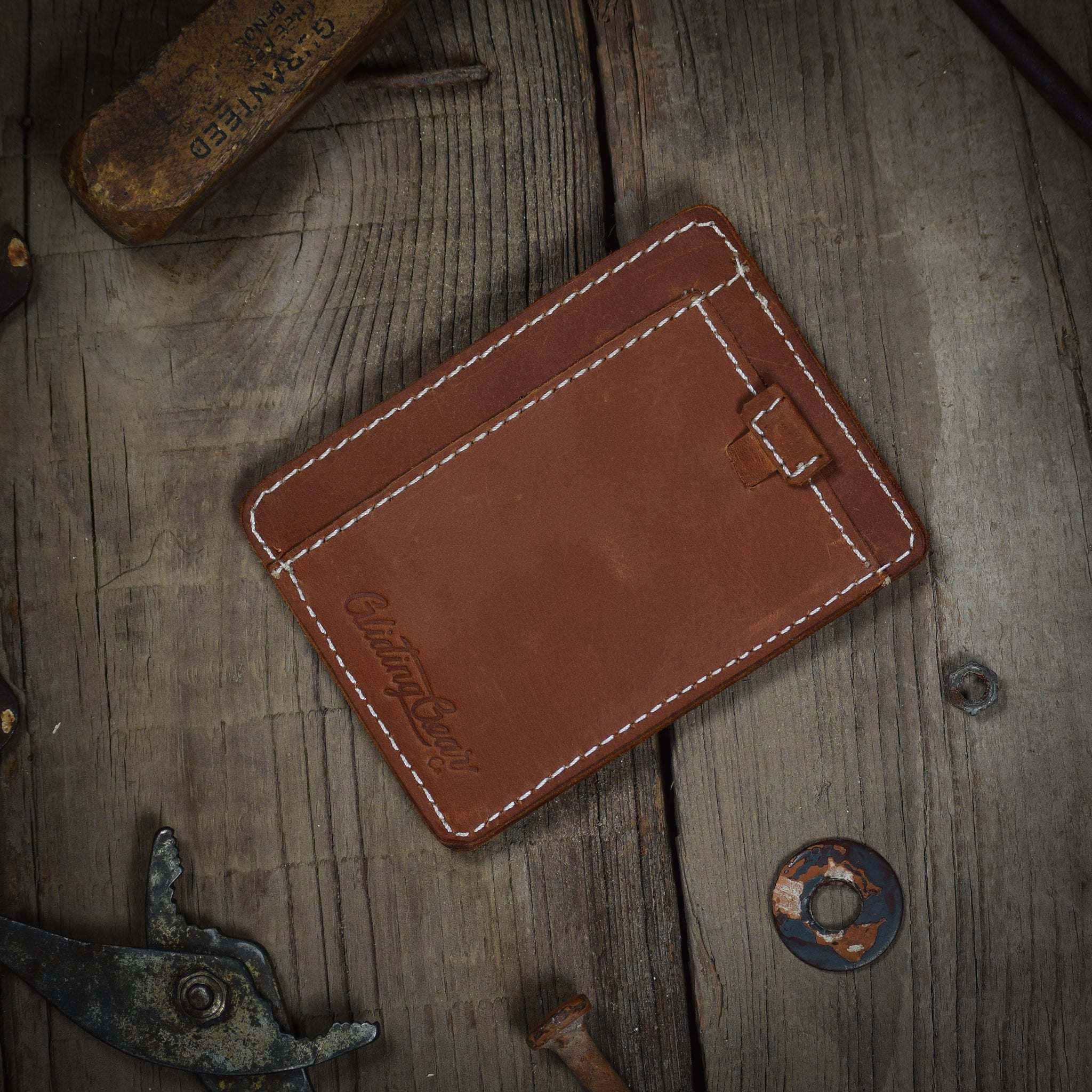 Get The Vintage Look With This Handmade Leather Wallet GlidingGear